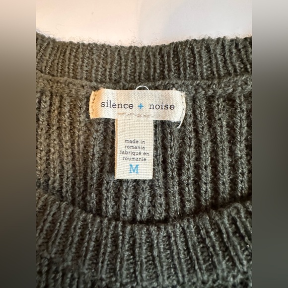 Silence + Noise Women’s Bell Sleeve Sweater Size M Green Tie Detail Acrylic - Picture 4 of 9